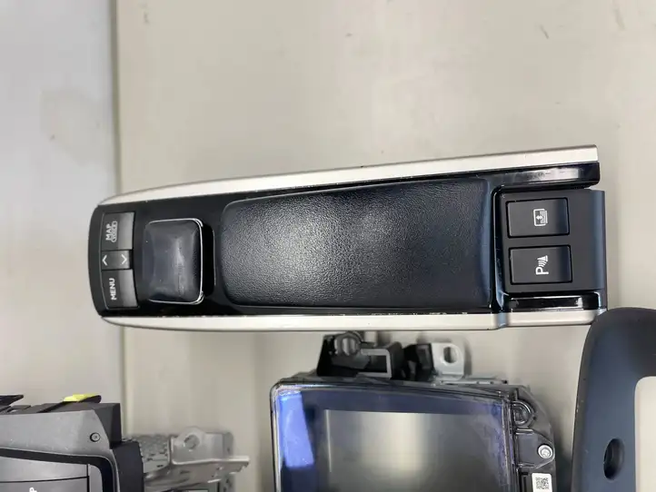 Lexus GS250 300 350 300h 450h (2011 - 2015) 8329030010 Магнитола / мультимедийная система — фото 16