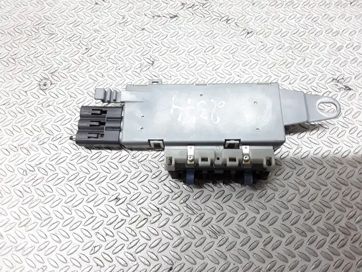Mercedes-Benz E W211 (2002 - 2009) A2118203089 Усилитель антенны — фото 3