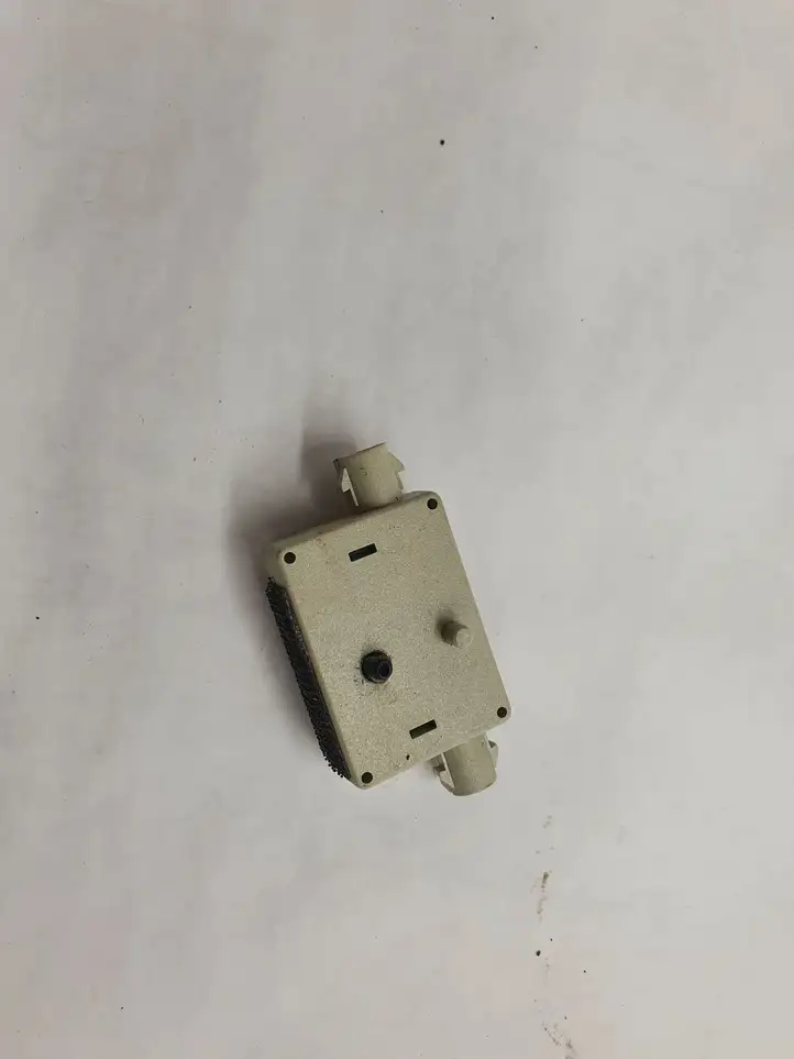 BMW 5 E60 E61 (2004 - 2010)  6990090 Усилитель антенны