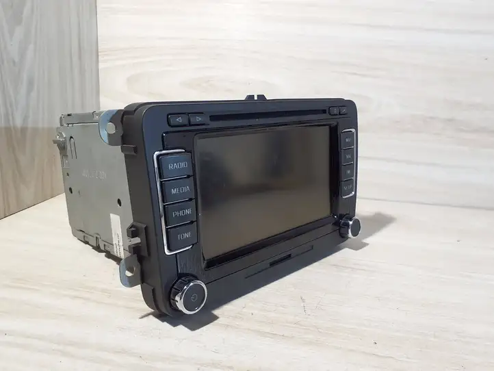 Skoda Superb B6 (3T) (2008 - 2015)  3T0035686C Радио/ проигрыватель CD/DVD / навигация