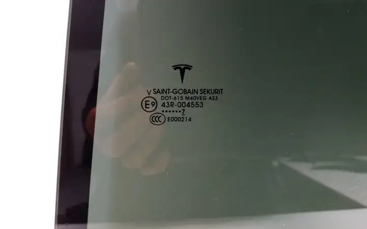 Tesla Model X (2015 - 2021) 43R004553 Стекло задней двери — фото 4