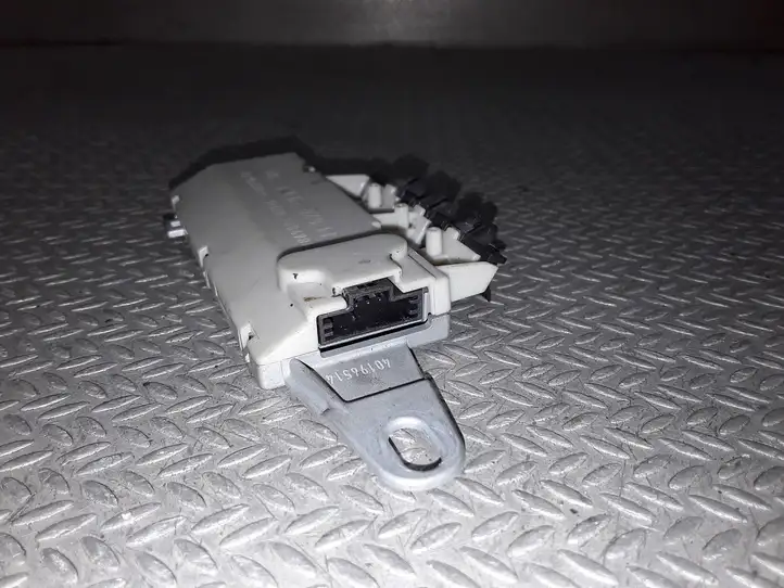 Mercedes-Benz E W211 (2002 - 2009)  A2118203089 Усилитель антенны