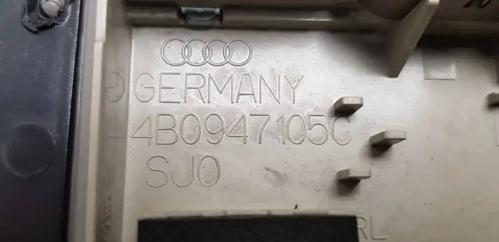 Audi A6 S6 C5 4B (2001 - 2004) 4B0947105C Передняя подсветка — фото 6