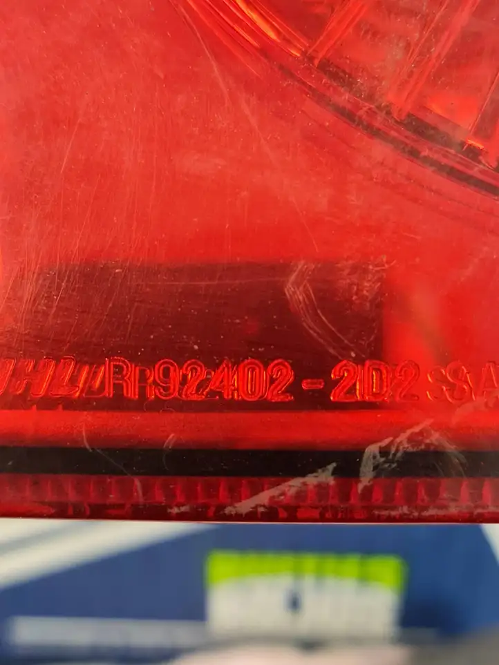 Hyundai Elantra (2000 - 2003) 924022D2 Задний фонарь в кузове — фото 2