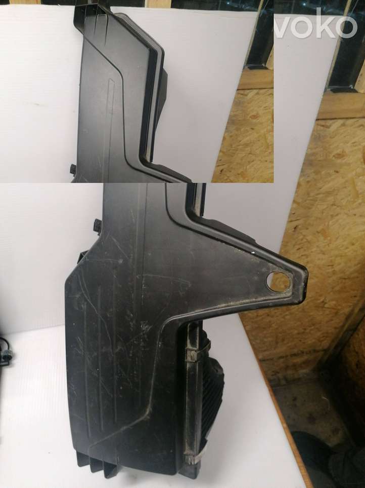 BMW 3 F30 F35 F31 (2012 - 2018)  10737810 Коробка воздушного фильтра