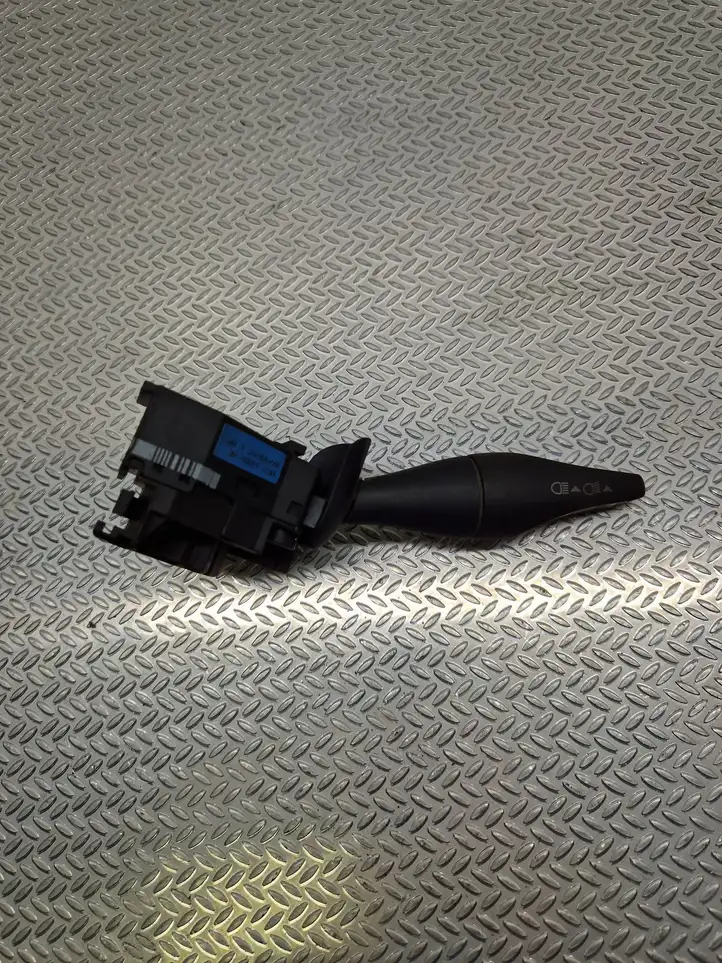 Ford Mondeo Mk III (2000 - 2007) 1S7T13335AE Подрулевой переключатель — фото 4