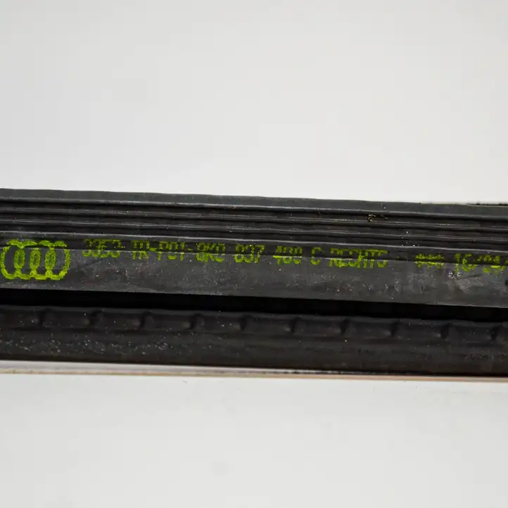 Audi A4 S4 B8 8K (2007 - 2011) 8K0837480C Накладка стекла двери — фото 3