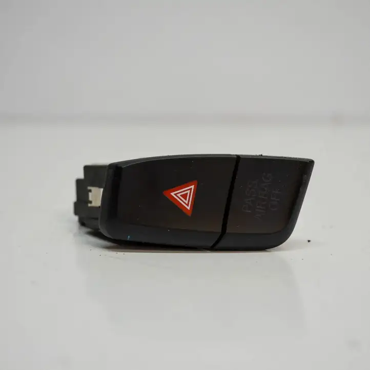 Audi A4 S4 B8 8K (2007 - 2011) 8K1941509A Кнопка фаркопа в багажнике — фото 1