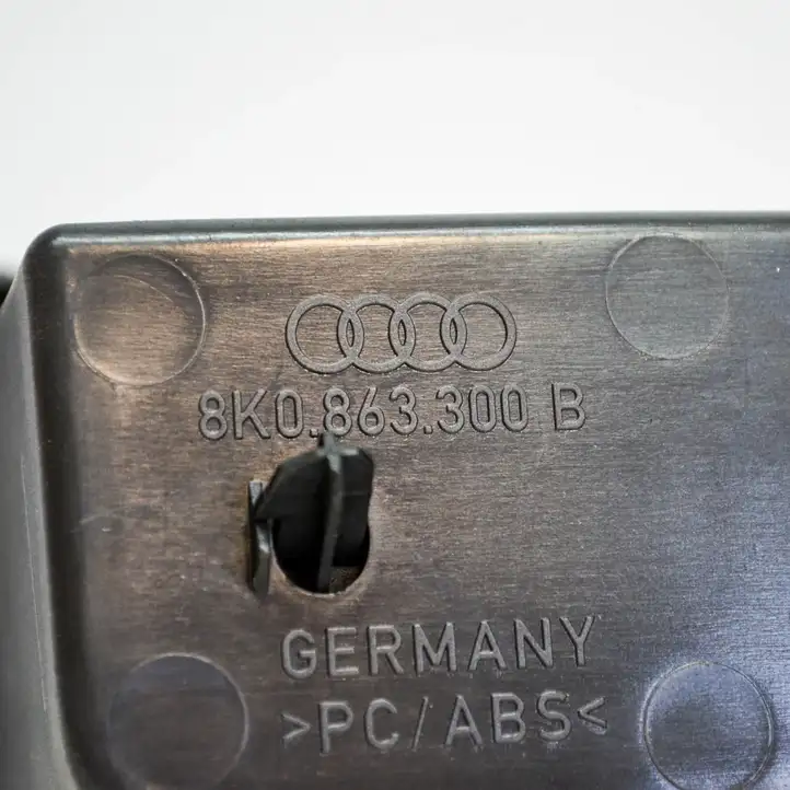 Audi A4 S4 B8 8K (2007 - 2011) 8K0863300B Прочие детали салона — фото 4