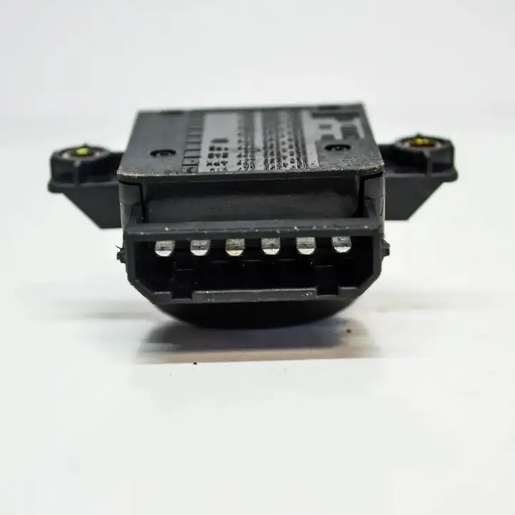 Audi Q7 4L (2005 - 2009) 8E0959777 Кнопка фаркопа в багажнике — фото 3