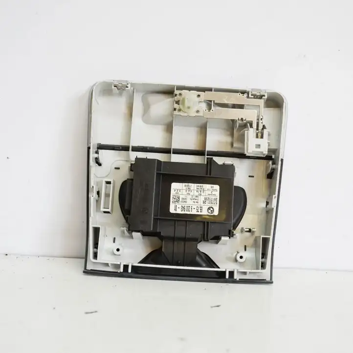 BMW 3 E90 E91 (2005 - 2012) 92009439201637 Передняя подсветка — фото 3