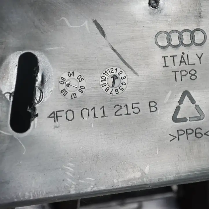 Audi A6 S6 C6 4F (2008 - 2011) 4F0011215B Прочие детали салона — фото 3