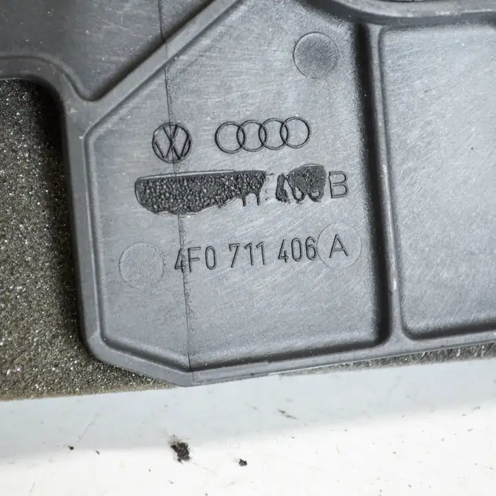 Audi A6 S6 C6 4F (2008 - 2011) 4F0711406A Прочие детали салона — фото 3