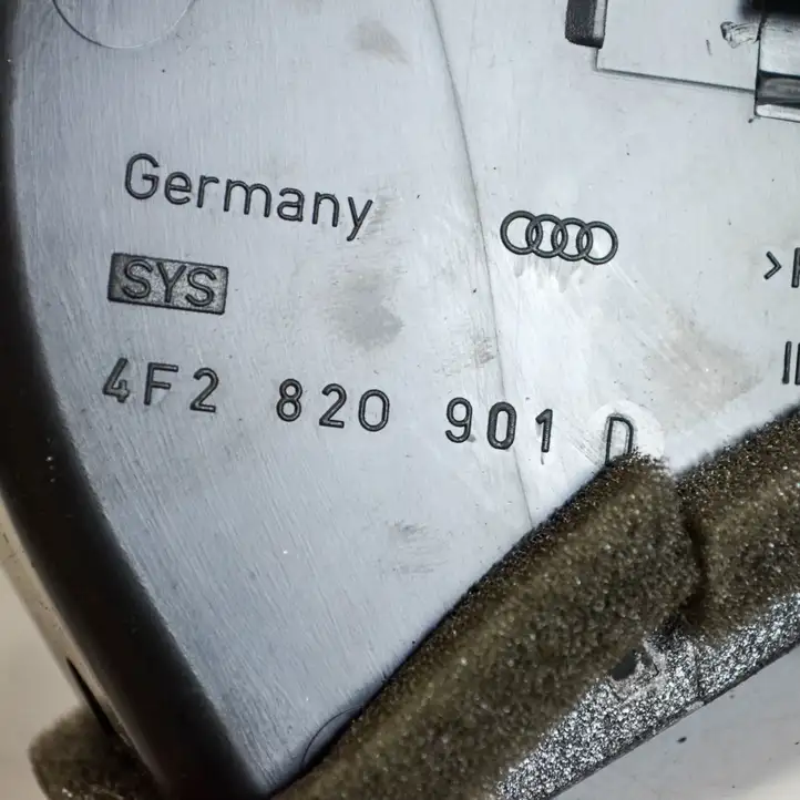Audi A6 S6 C6 4F (2008 - 2011) 4F2820901D Воздушная решетка панели — фото 3