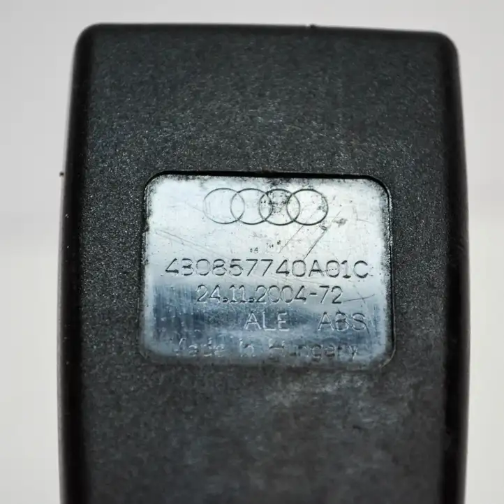 Audi A6 S6 C5 4B (2001 - 2004) 4B0857740A Замок заднего ремня — фото 3