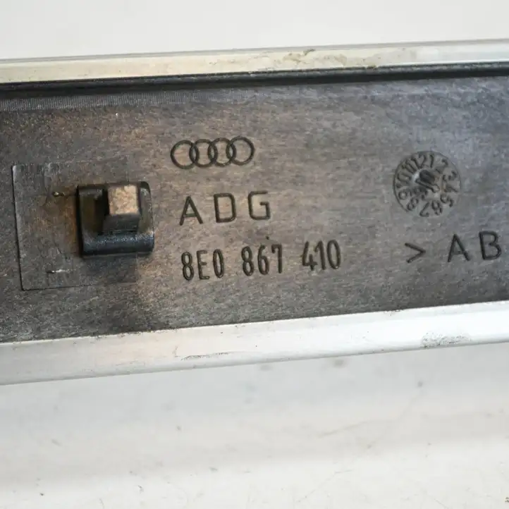 Audi A4 S4 B7 8E 8H (2004 - 2009) 8E0867410 Прочая отделка передней двери — фото 3