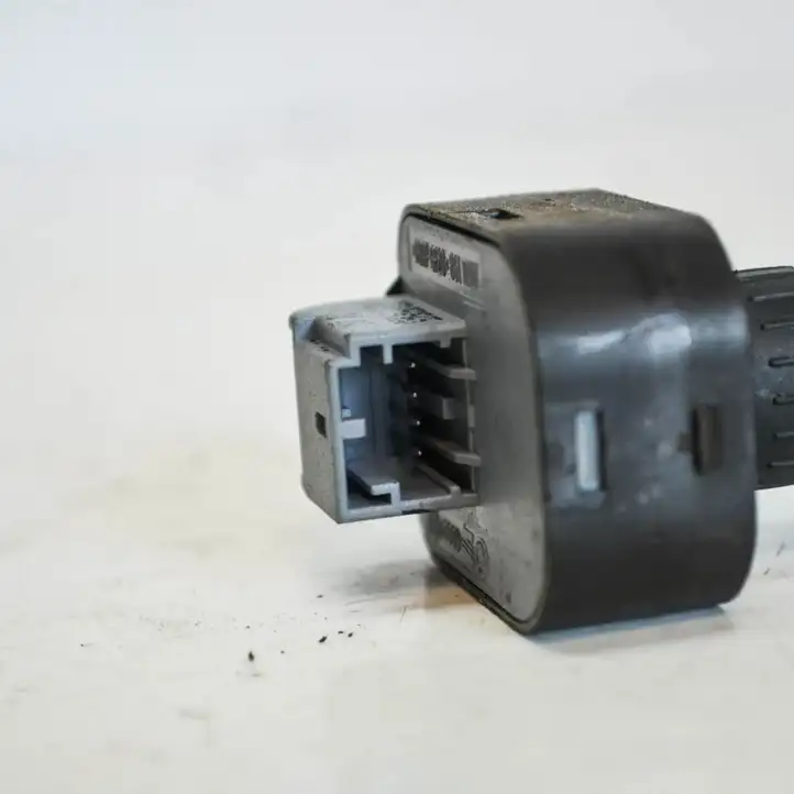 Audi A4 S4 B7 8E 8H (2004 - 2009) 8E0959565 Кнопка фаркопа в багажнике — фото 4
