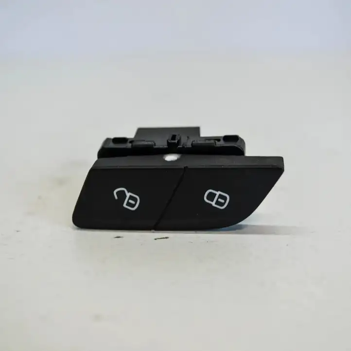 Seat Leon (5F) (2012 - 2019) 5F2962125 Кнопка фаркопа в багажнике — фото 1