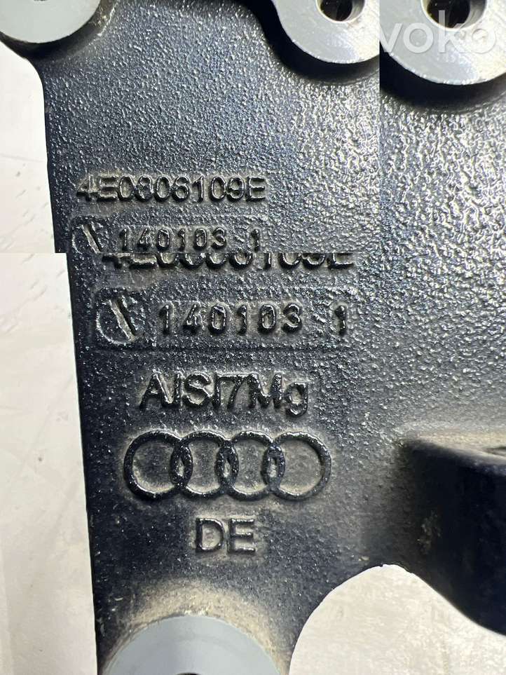 Audi A8 (2002 - 2005)  4e0806109e Держатель панели радиаторов (телевизора)