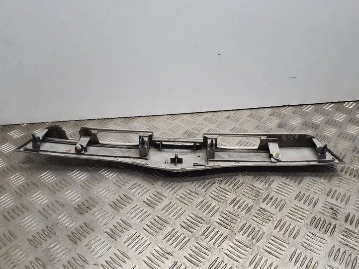Toyota Prius (XW30) (2009 - 2015) 7680147050 Подсветка номера — фото 5