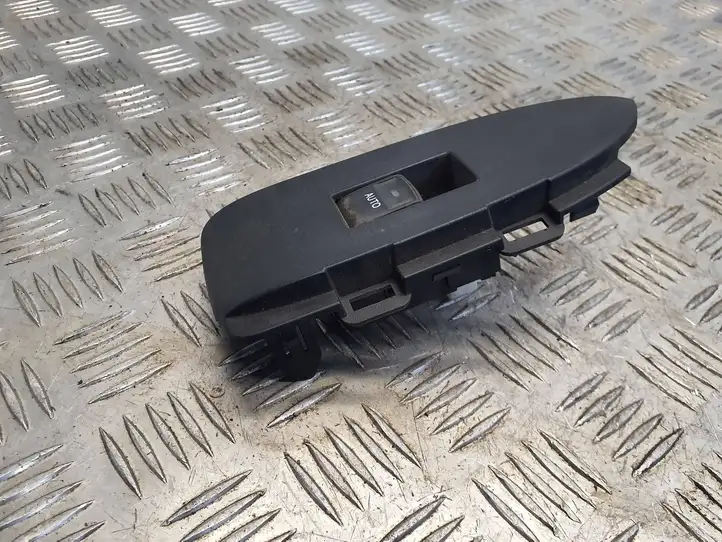 Toyota Prius (XW30) (2009 - 2015) 7427247060 Блок кнопок стеклоподъемников — фото 2