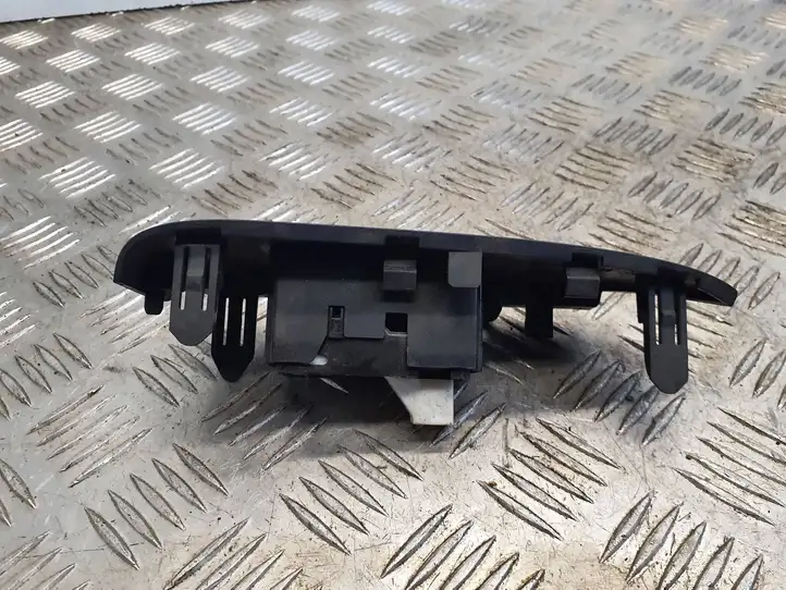 Toyota Prius (XW30) (2009 - 2015) 7427147060 Блок кнопок стеклоподъемников — фото 3