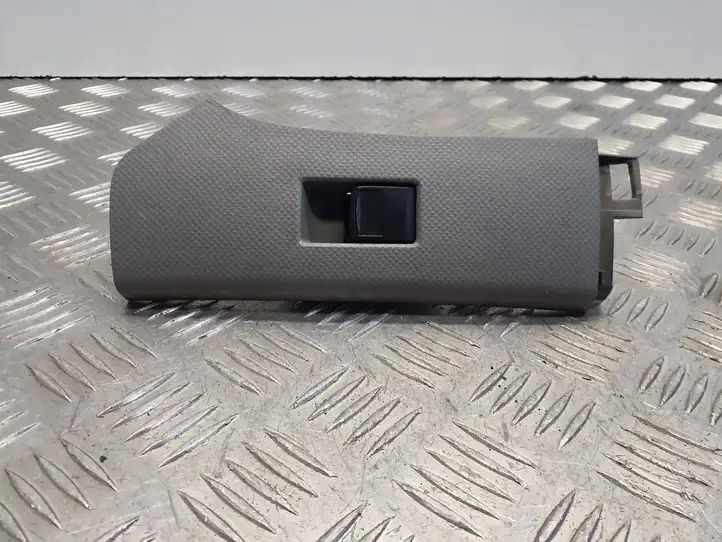 Toyota Yaris (2005 - 2009) 742310D090 Блок кнопок стеклоподъемников — фото 1