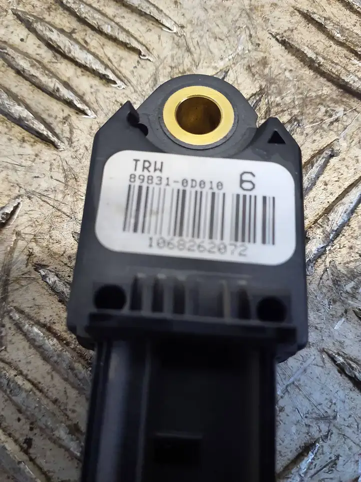 Toyota Yaris (2005 - 2009) 898310D010 Датчик удара SRS — фото 6