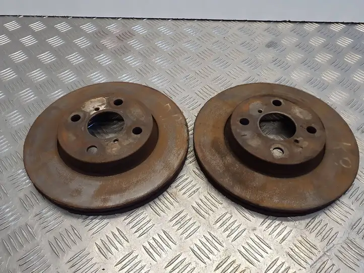 Toyota Yaris (2005 - 2009) Тормозной диск передний — фото 1