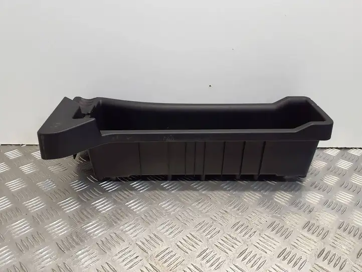 Toyota Yaris (2005 - 2009) 649970D010 Ящик для хранения в багажнике — фото 1