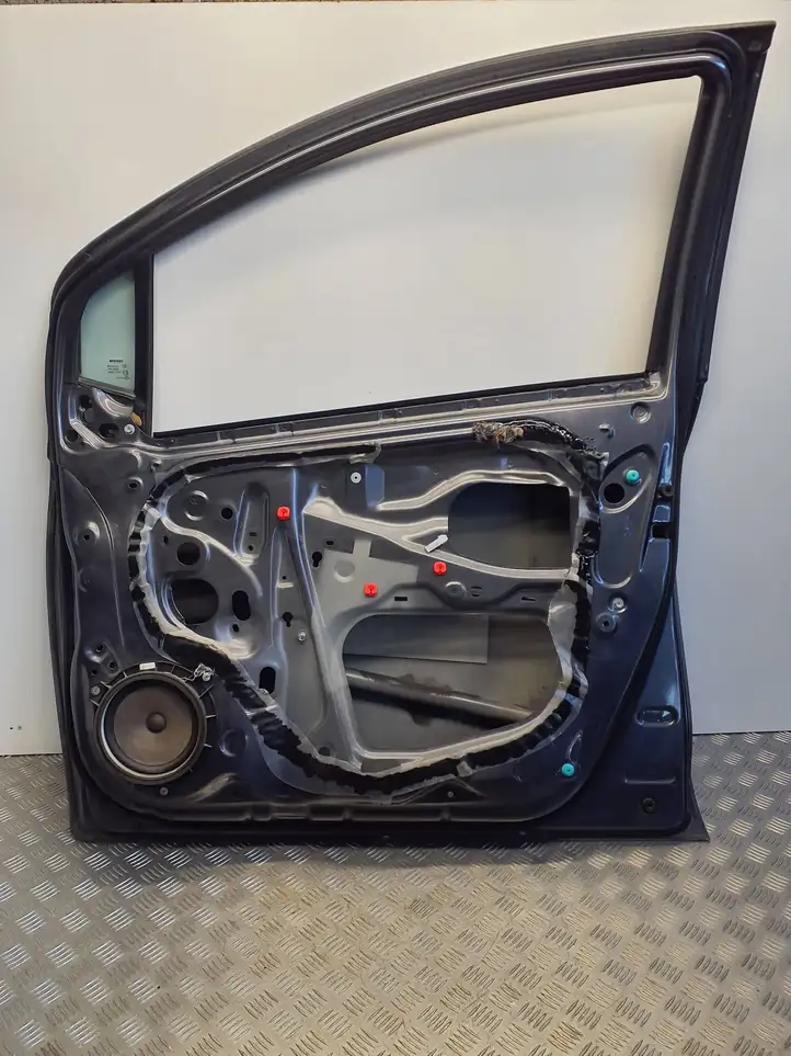 Toyota Yaris (2005 - 2009) Дверь — фото 4