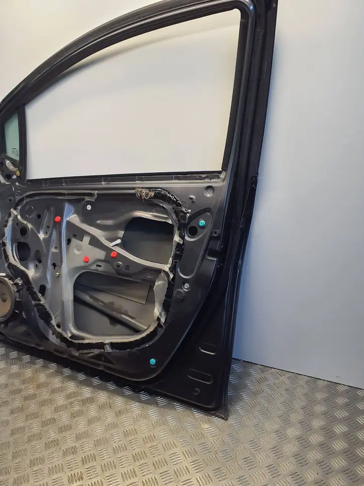 Toyota Yaris (2005 - 2009) Дверь — фото 5