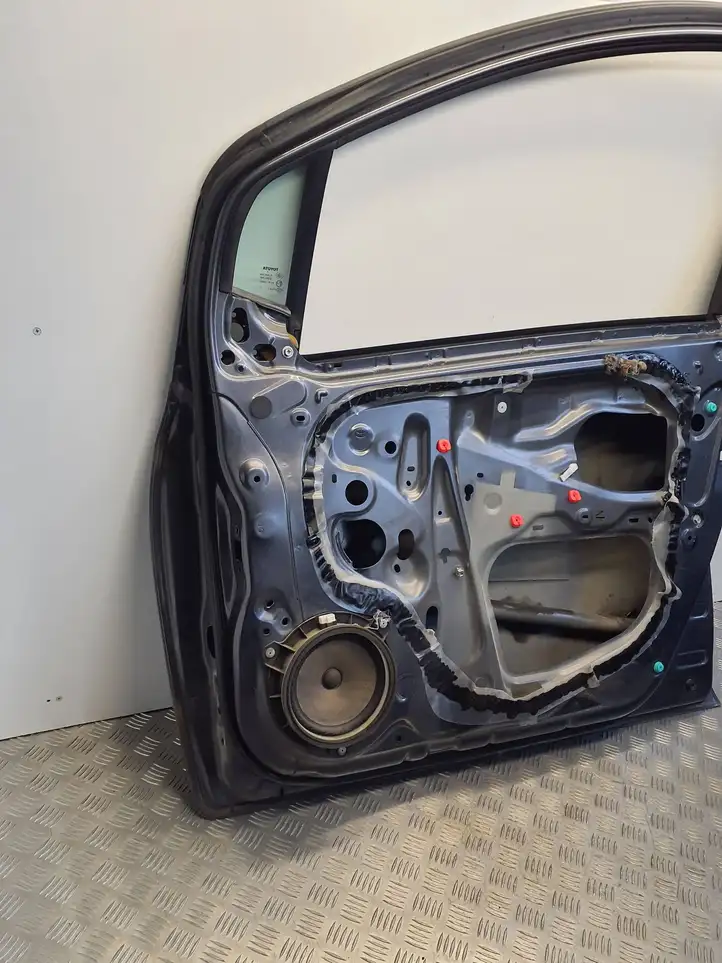 Toyota Yaris (2005 - 2009) Дверь — фото 6