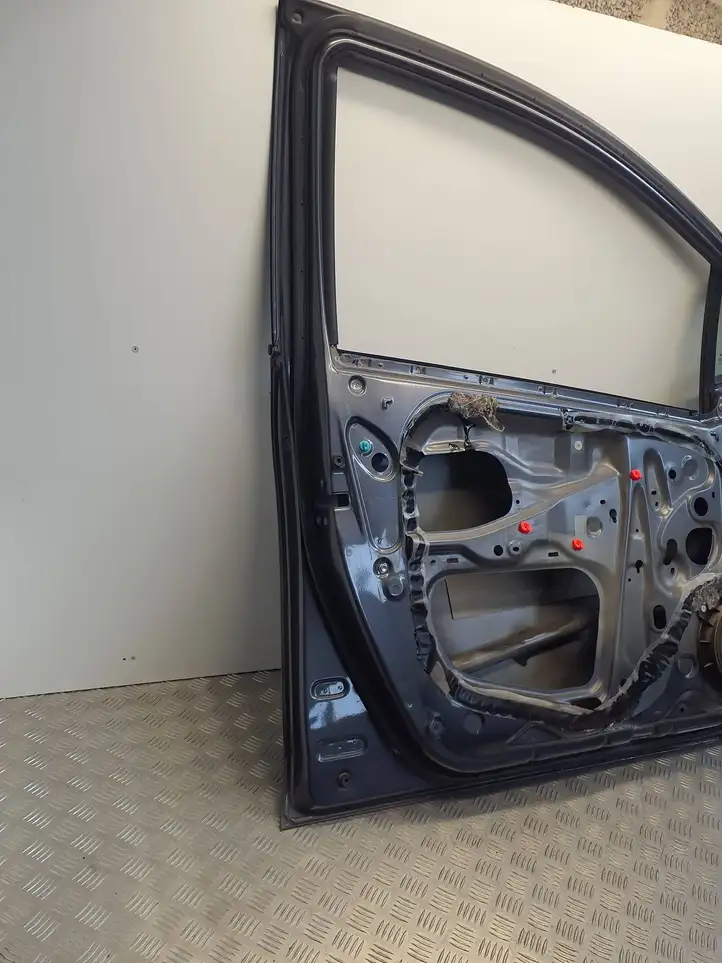 Toyota Yaris (2005 - 2009) Дверь — фото 3