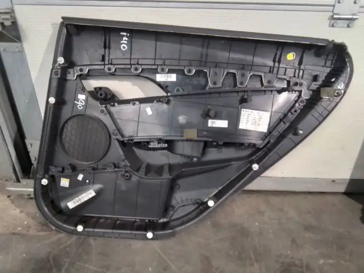 Toyota Avensis T250 (2006 - 2009) 823043ZWD0 Обшивка передней двери — фото 9