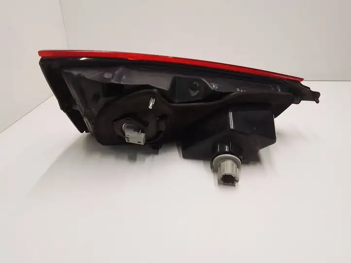 Nissan Qashqai (2013 - 2017) 5N080626550 Задний фонарь в крышке багажника — фото 2