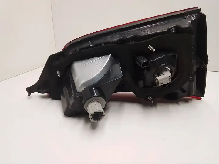 Nissan Qashqai (2013 - 2017) 1K0906265A Задний фонарь в крышке багажника — фото 2
