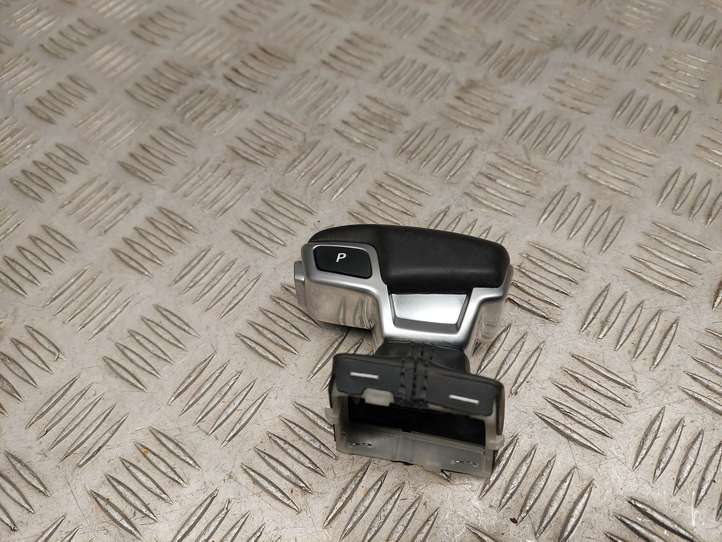 Audi A4 (2015 - 2019)  8W1713140D Отделка рычага переключения передач (кожа, головка)