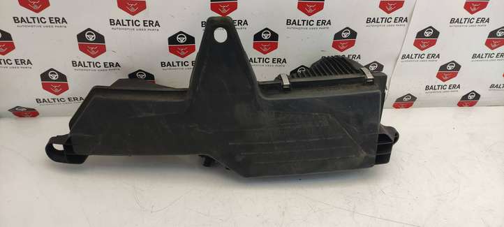 BMW 4 F32 F33 (2013 - 2017)  70599414 Коробка воздушного фильтра