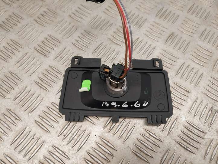 Audi A4 (2015 - 2019)  8W0863324 12 V гнездо (сзади)