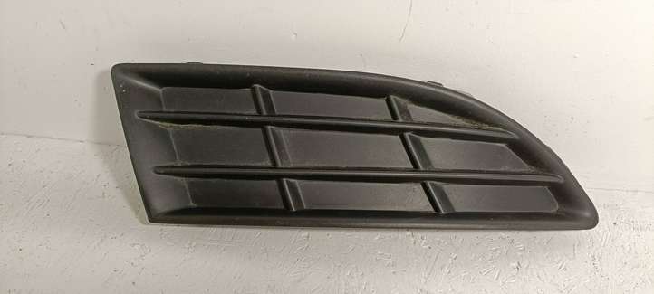 Skoda Fabia Mk2 (5J) (2007 - 2014)  5J0807368A Декоративная решётка противотуманной фары