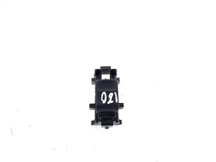 Toyota Auris 150 (2006 - 2012) 192829 Кнопка стеклоподъемников — фото 1