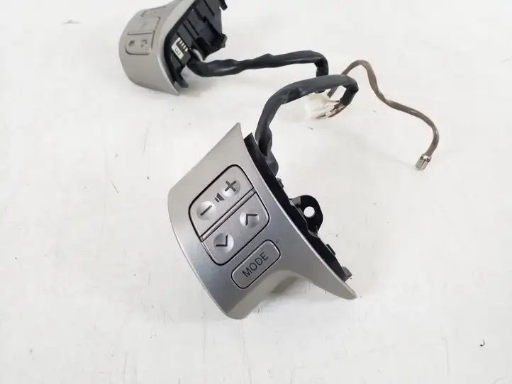 Toyota Auris 150 (2006 - 2012) 84250-02080 Кнопки на рулевом колесе — фото 5