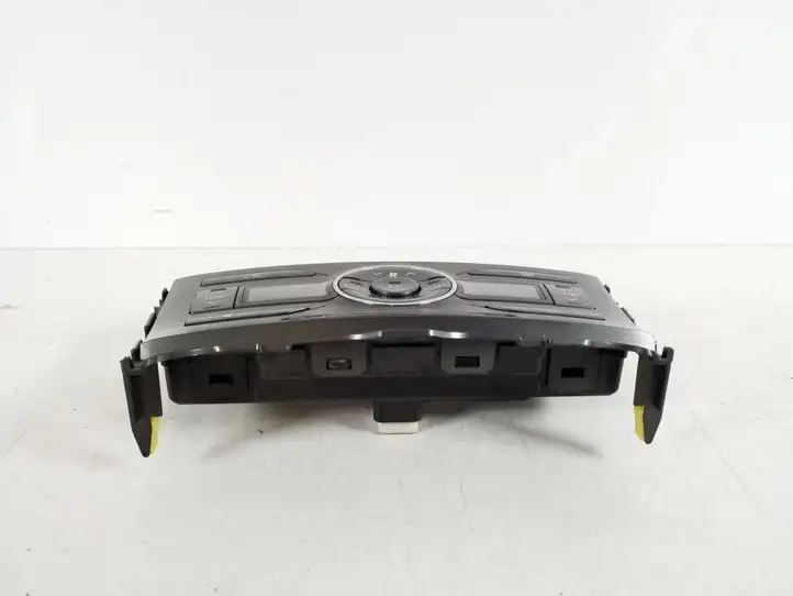 Toyota Auris 150 (2006 - 2012) 55900-02230 Блок управления кондиционером — фото 2