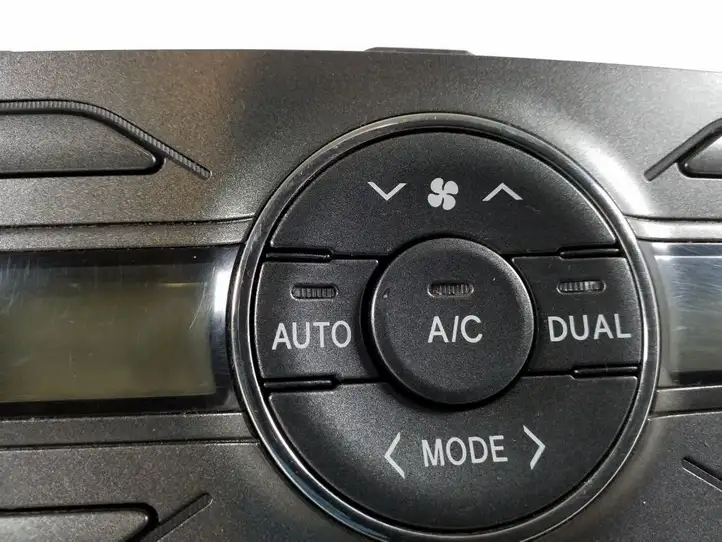 Toyota Auris 150 (2006 - 2012) 55900-02230 Блок управления кондиционером — фото 4