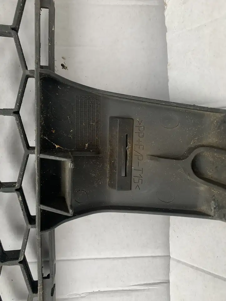 Toyota Corolla Verso AR10 (2004 - 2009) 531120F030 Нижняя решетка переднего бампера — фото 2