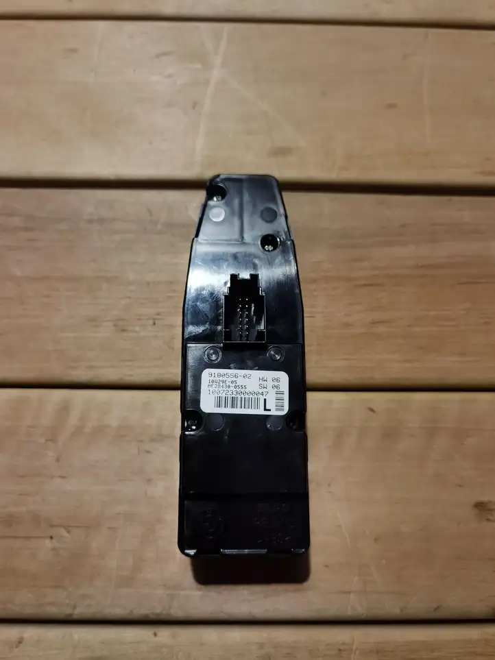 BMW 5 F10 F11 (2009 - 2016) 910055602 Блок кнопок стеклоподъемников — фото 2