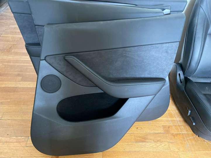 Tesla Model Y (2019 - )   Комплект сидений