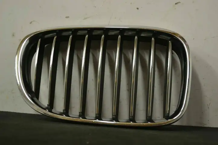 BMW 7 F01 (2008 - 2016) 7295298 Верхняя решетка радиатора — фото 1