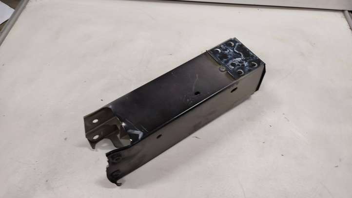 Tesla Model Y (2019 - )   Лонжерон
